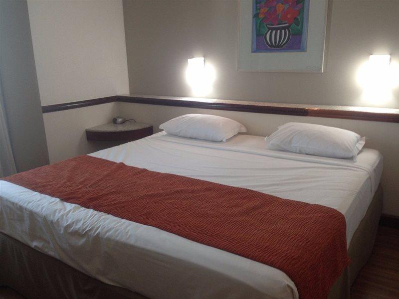 Bristol Merit Hotel 贝洛哈里桑塔 外观 照片