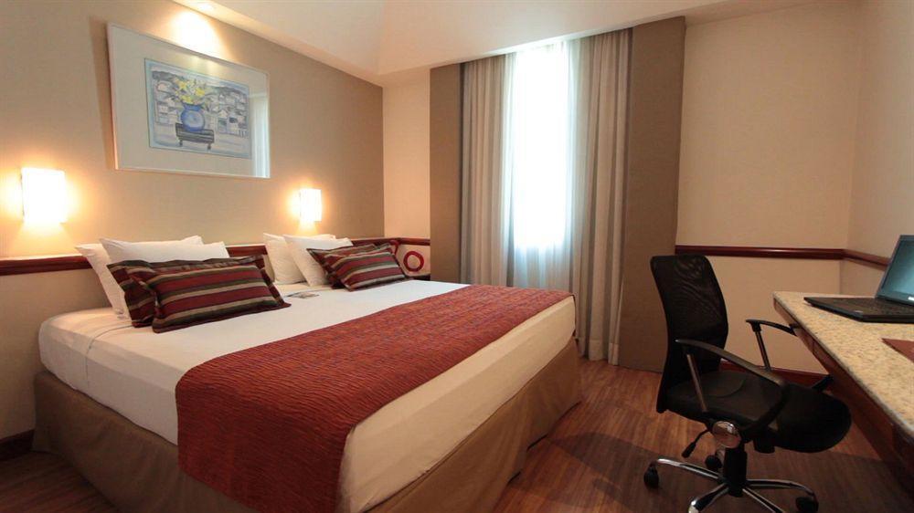 Bristol Merit Hotel 贝洛哈里桑塔 外观 照片