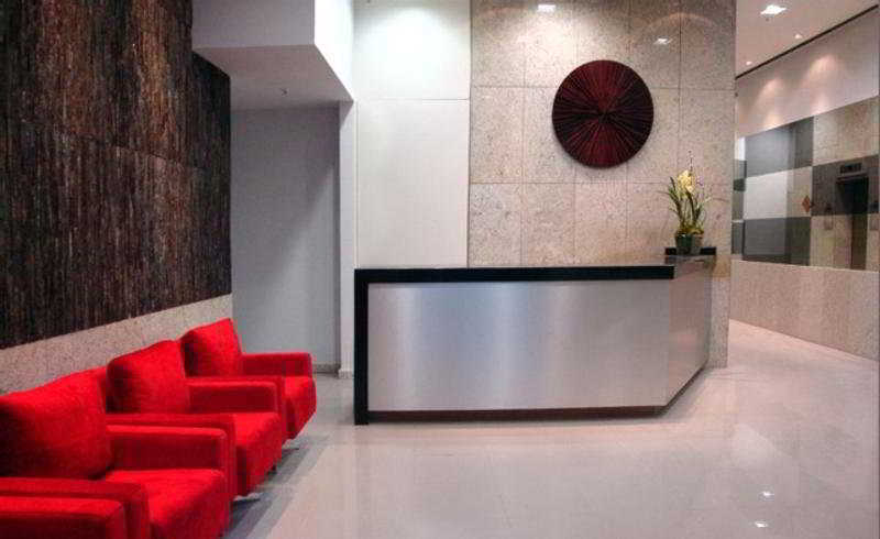 Bristol Merit Hotel 贝洛哈里桑塔 外观 照片