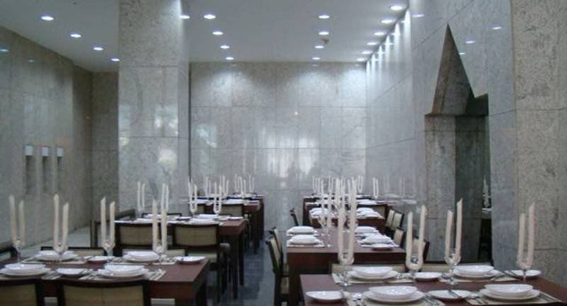 Bristol Merit Hotel 贝洛哈里桑塔 外观 照片
