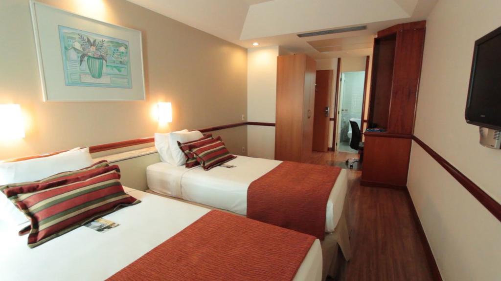 Bristol Merit Hotel 贝洛哈里桑塔 外观 照片