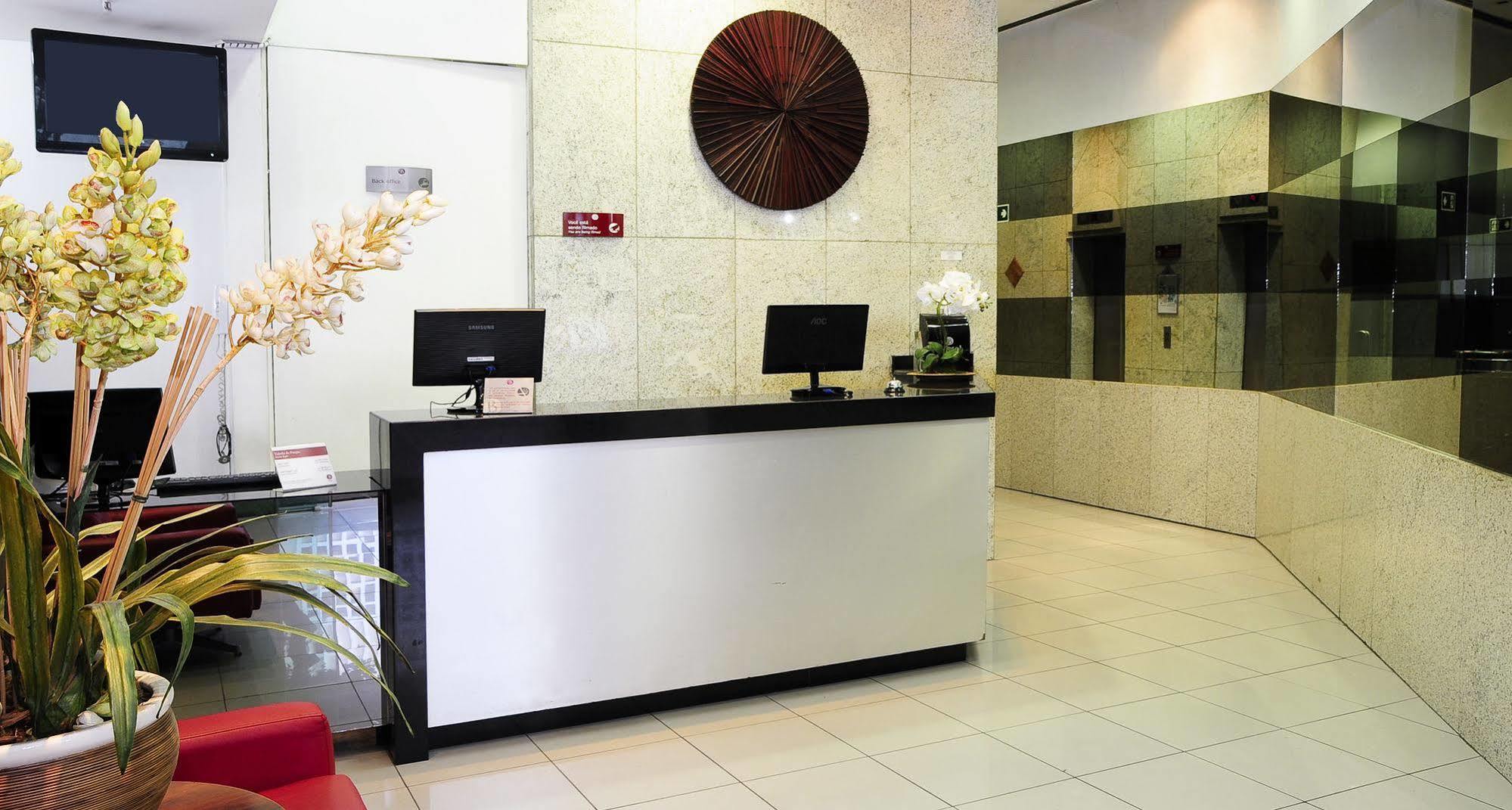 Bristol Merit Hotel 贝洛哈里桑塔 外观 照片