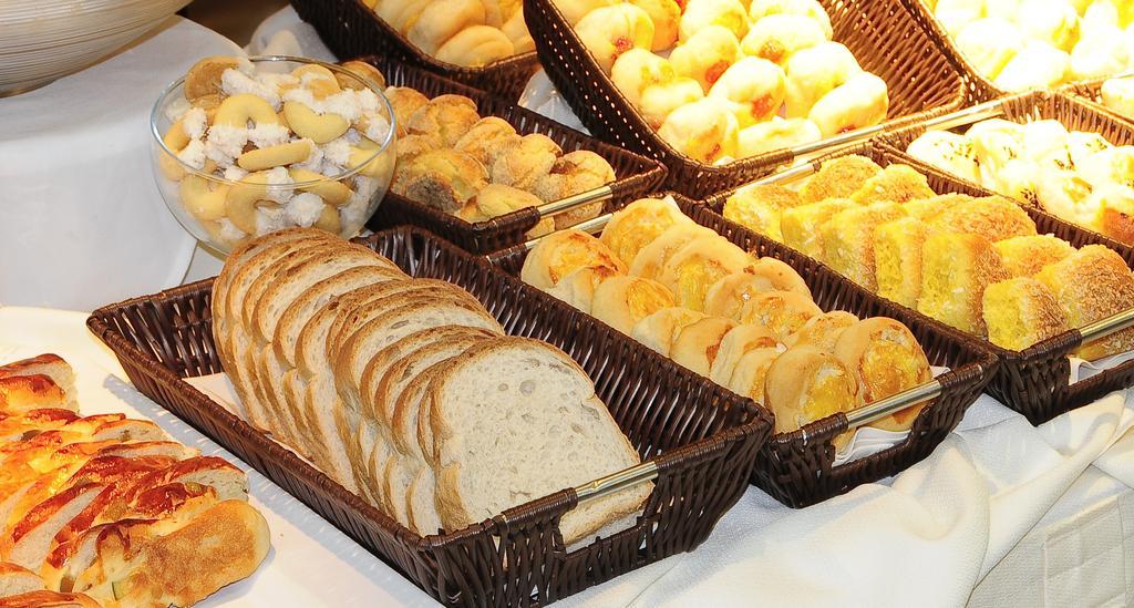 Bristol Merit Hotel 贝洛哈里桑塔 外观 照片