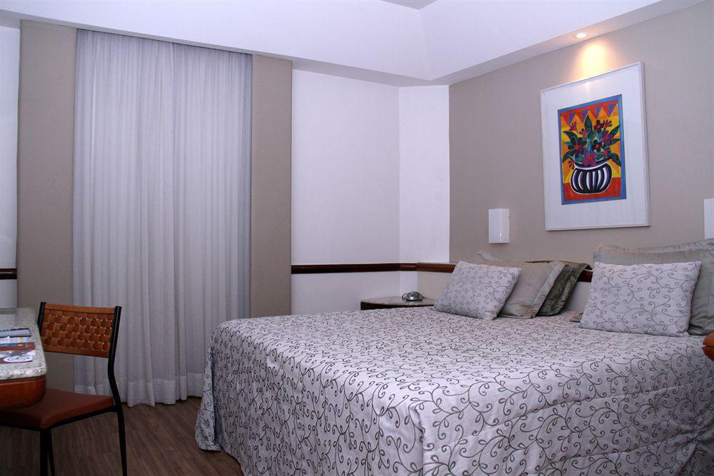 Bristol Merit Hotel 贝洛哈里桑塔 外观 照片