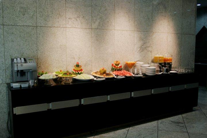 Bristol Merit Hotel 贝洛哈里桑塔 餐厅 照片