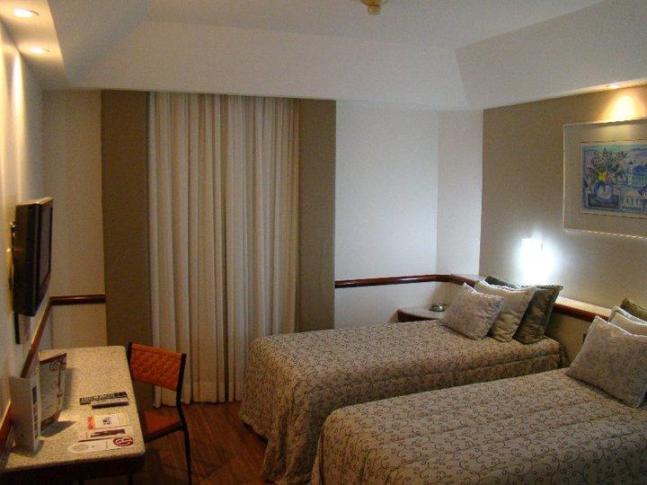 Bristol Merit Hotel 贝洛哈里桑塔 客房 照片